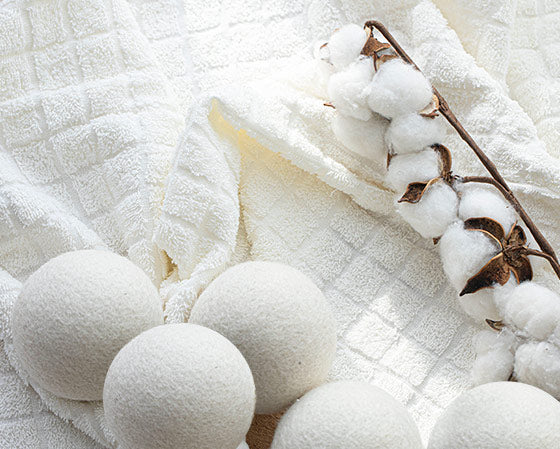 5 Best Essential Oils For Wool Dryer Balls & How To Use Them
